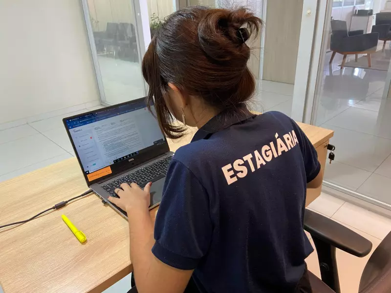 6 em cada 10 estudantes escolhem graduação para impulsionar carreira, aponta pesquisa