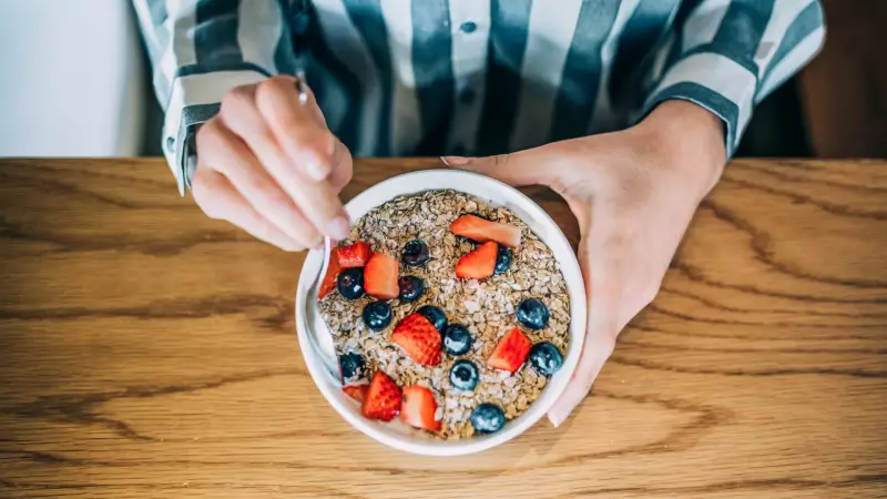 7 Alimentos Ricos em Fibras para Baixar o Colesterol Naturalmente