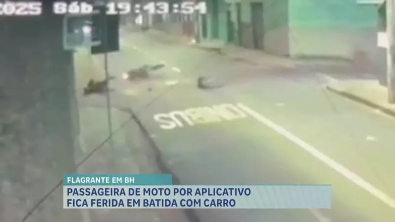 Acidente entre moto por aplicativo e carro deixa passageira ferida em Belo Horizonte