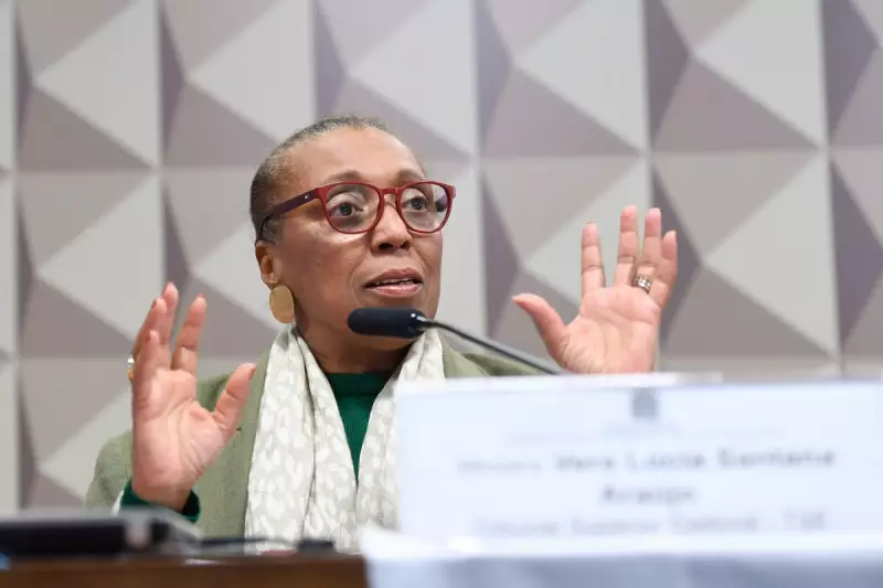 AGU pede investigação da PF sobre ataques racistas contra ministra do TSE