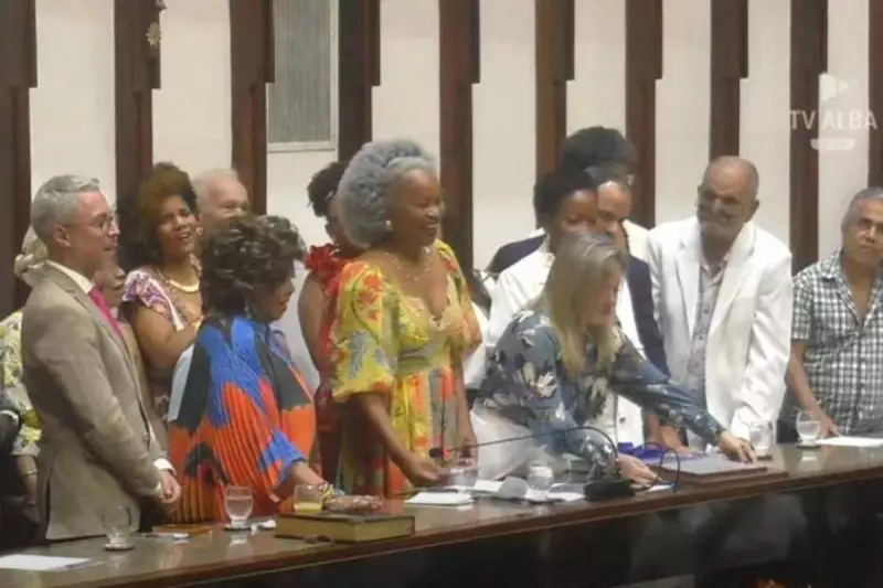 Alcione é condecorada com título de Cidadã Baiana em sessão emocionante na Assembleia Legislativa
