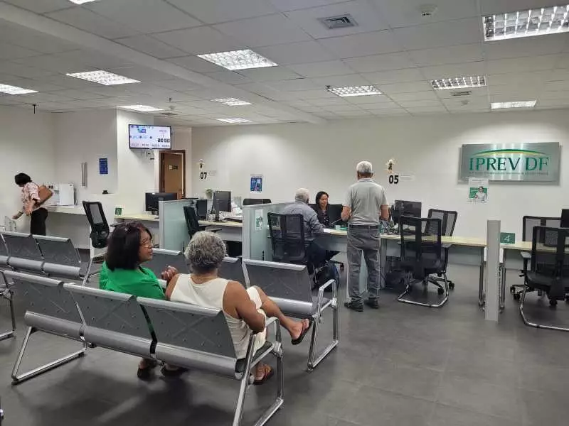 Aposentados do DF têm benefícios suspensos por falta de prova de vida em maio