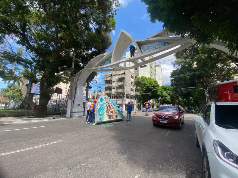 Arcos da Avenida Nazaré são retirados para reforma em preparação ao Círio 2025