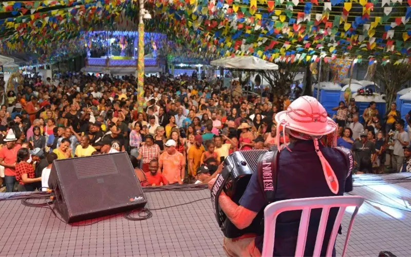 Arraiá do Comércio de Feira de Santana promete música, gastronomia e cultura imperdíveis!