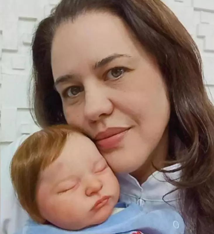 Artesã de MG cria bebês reborn com detalhes realistas e vende até 100 por ano