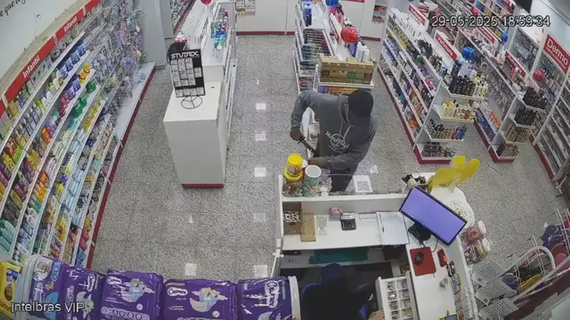 Assalto a farmácia em Taguatinga: homem armado com facão aterroriza clientes e funcionários
