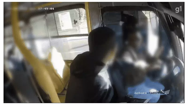 Assalto a ônibus no DF: Motorista é rendido por criminosos em pleno trânsito