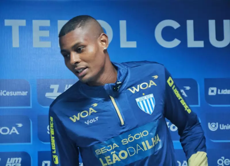 Atacante do Avaí celebra fase positiva e reflete sobre oportunidades perdidas