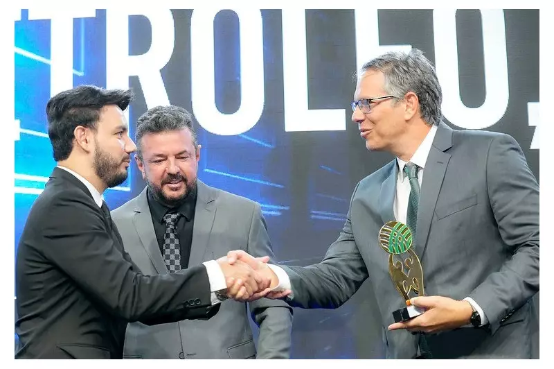 ATEM é reconhecida como líder no setor de Petróleo, Óleo e Gás no Prêmio Líderes da Energia 2025