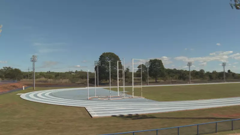 Atletas do DF protestam após serem barrados na pista de atletismo da UnB: 'Inaceitável'