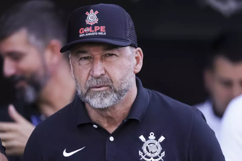 Augusto Melo se defende de acusações e afirma que não deixará a presidência do Corinthians