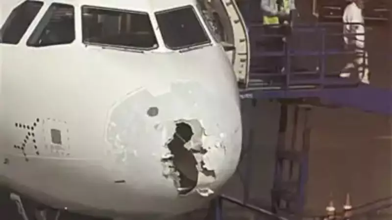 Avião com 220 passageiros tem fuselagem danificada por granizo durante tempestade — veja detalhes