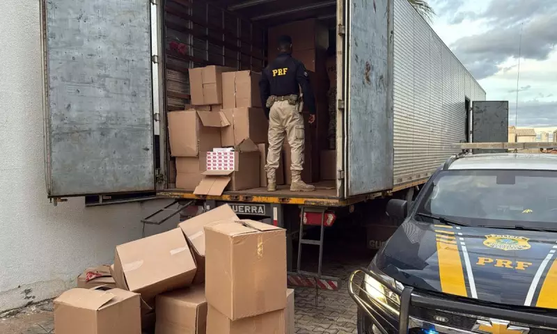 BA: Mega apreensão de maços de cigarro em caminhão choca Bahia