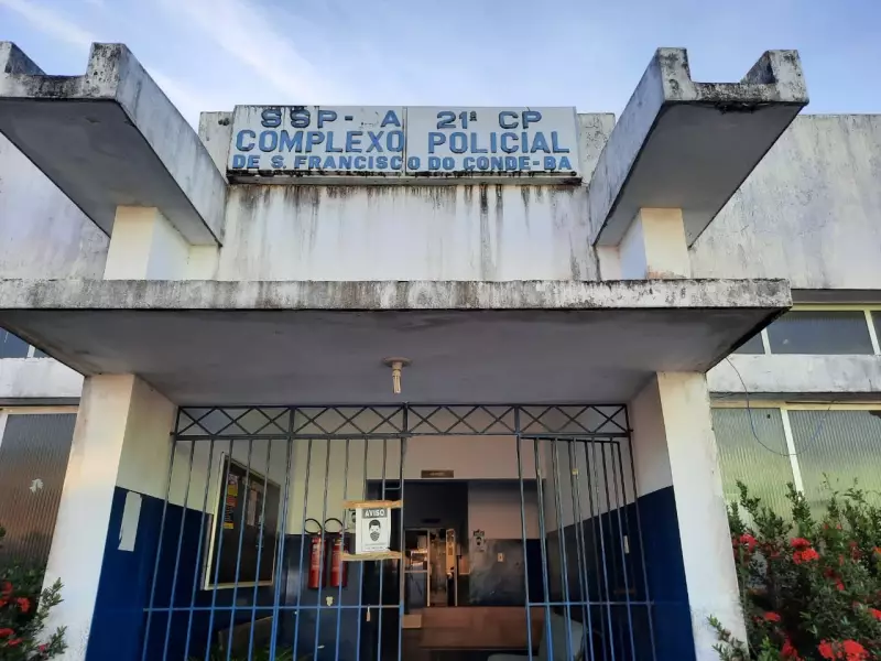 BAHIA: Polícia investiga homem enterrado em quintal e cachorro morto dentro de casa