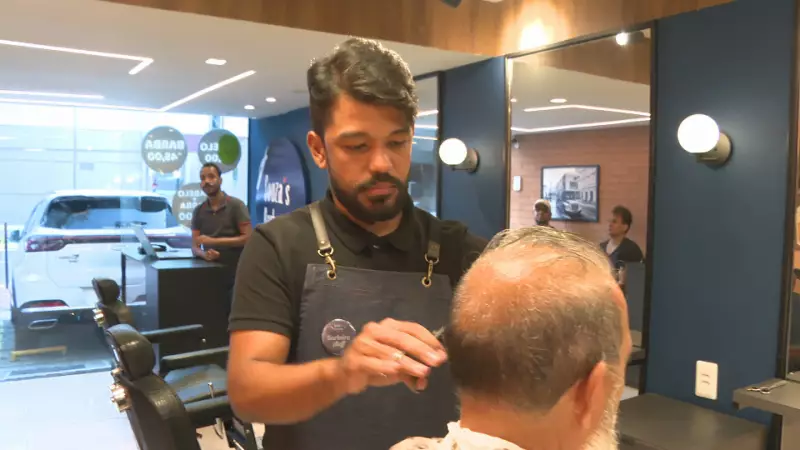 Barbeiro do Recife quer entrar para o Guinness ao visitar todos os países do mundo em 542 dias