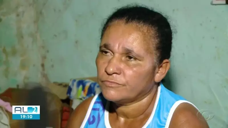 Barreira em Coqueiro Seco: Comunidade em risco começa a ser evacuada em Alagoas