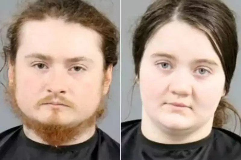 Bebê de 8 meses é resgatado de casa imunda com 47 animais e corpo de bode em decomposição — Caso chocante!