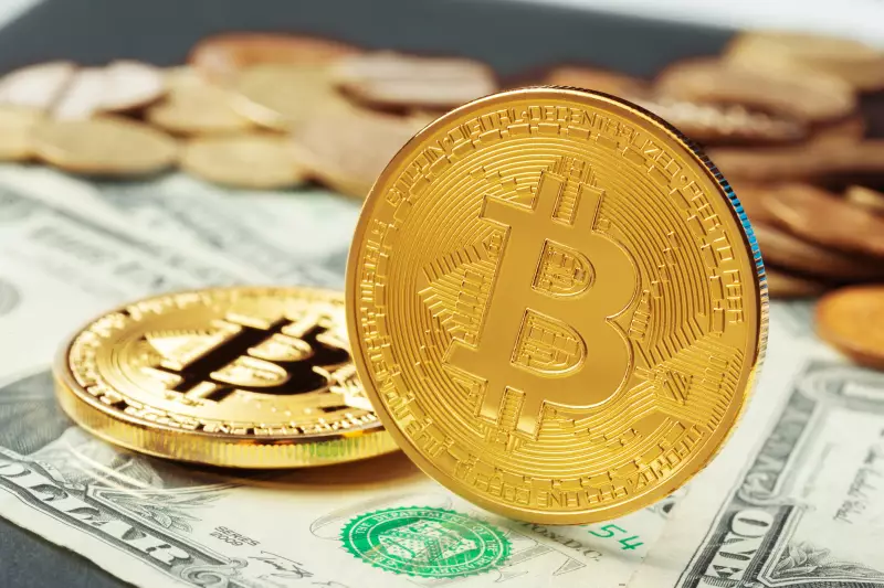 Bitcoin ultrapassa US$ 110 mil após nova lei sobre stablecoins nos EUA