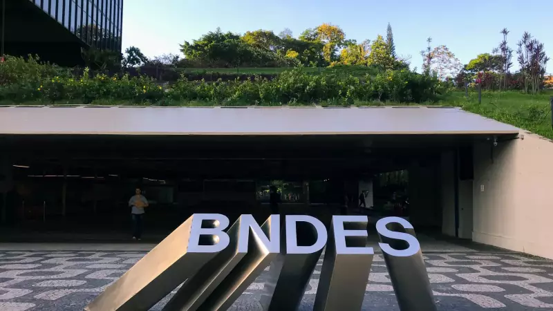 BNDES amplia investimentos em R$ 300 bilhões para impulsionar a Nova Indústria Brasil