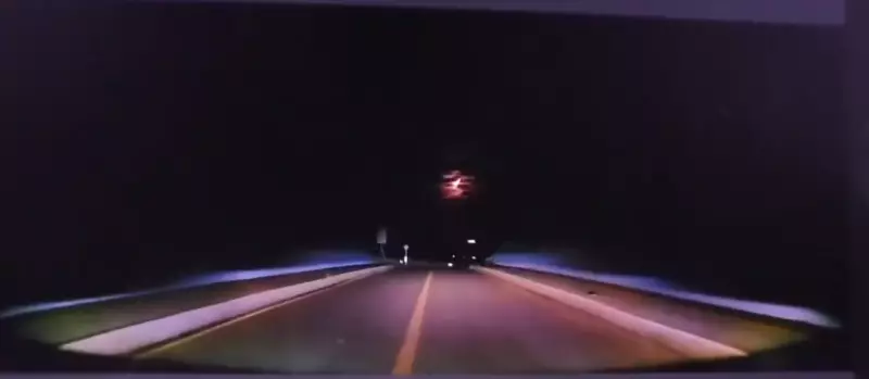 Bola de fogo ilumina céu na China e transforma noite em dia — Veja vídeos e relatos!