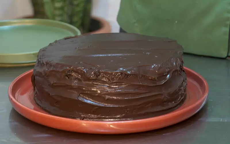 Bolo de Chocolate de 'Matilda': Aprenda a Fazer a Receita que Encantou o Mundo