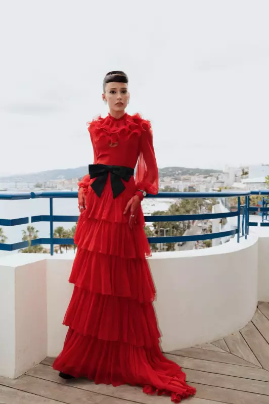 Brasileira se destaca nos maiores eventos de moda internacional: conheça sua trajetória