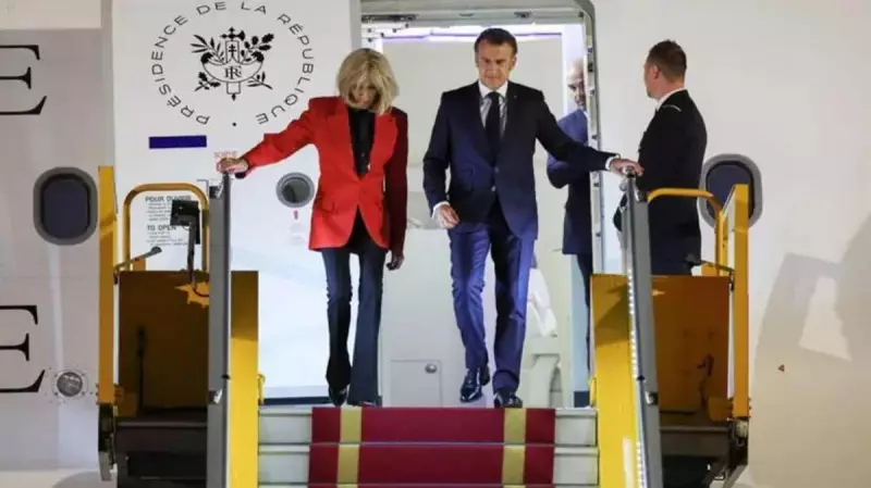 Brigitte Macron empurra rosto de Emmanuel em saída de avião: vídeo viraliza
