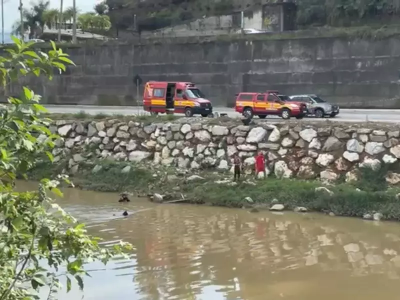 Brusque enfrenta falta de verba para instalar guardrails após acidente fatal na beira do rio