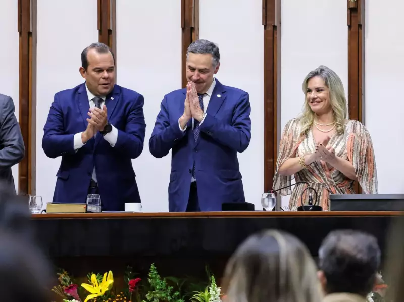 Caetano Veloso merece o Prêmio Nobel? Barroso defende a ideia em Salvador