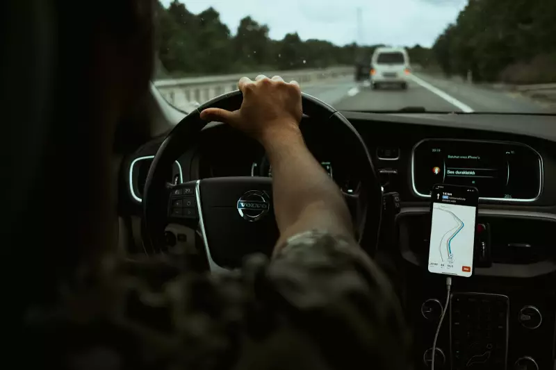 Câmara aprova botão de pânico em apps de transporte: segurança em primeiro lugar