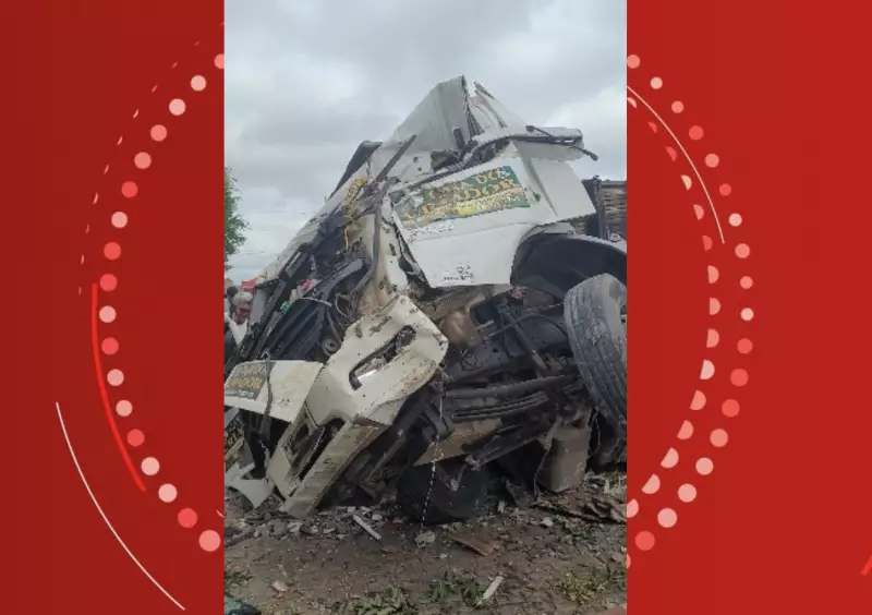 Caminhão desce ladeira descontrolado e causa acidente grave na Bahia