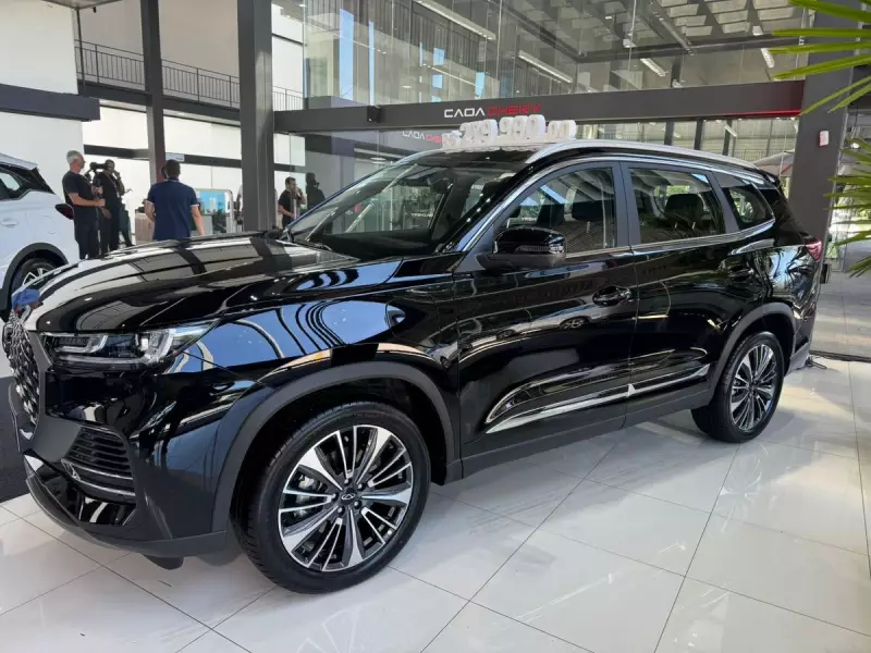 CAOA Chery reage à BYD e corta preços de híbridos plug-in no Brasil