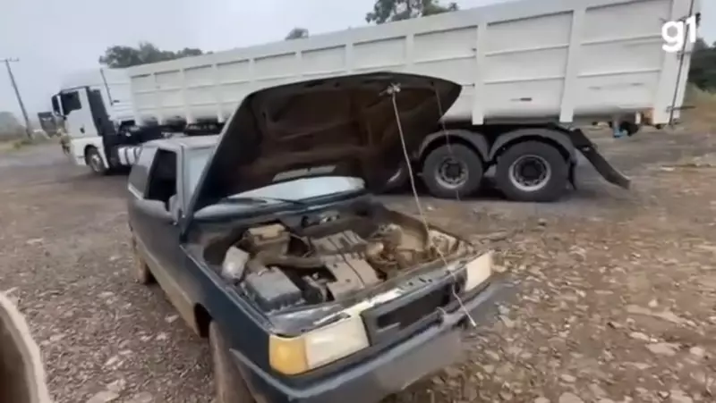 Carro com para-brisa rachado, licenciamento vencido e outras irregularidades é flagrado em SC