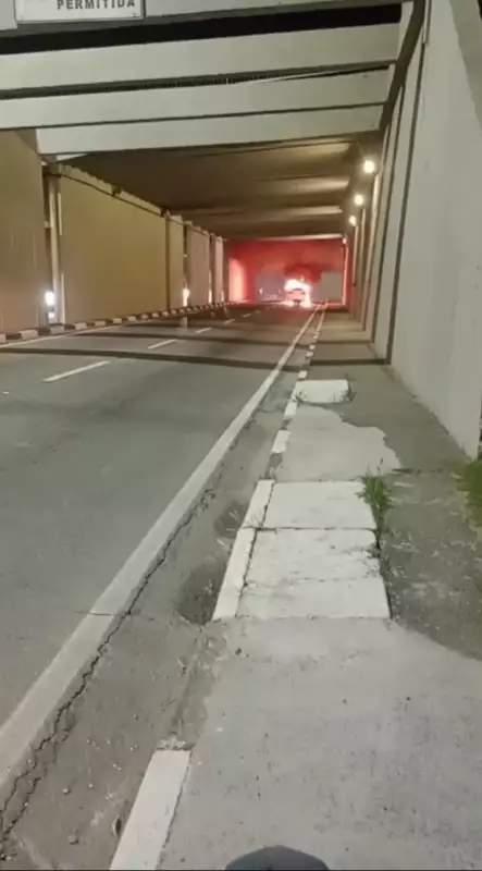 Carro pega fogo e causa congestionamento em avenida movimentada de Mogi das Cruzes
