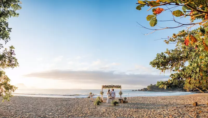 Casamentos à Beira-Mar: Praias do Litoral Norte de SP Viram Cenário de Amor