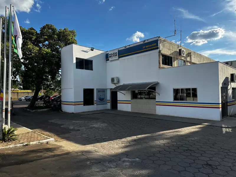 Celular esquecido no chão revela assassino em campo de futebol em Minas Gerais