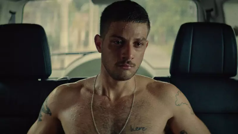 Chay Suede e Anthony Hopkins: O filme brasileiro que conquistou Hollywood