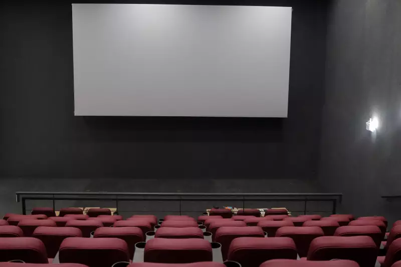 Cine São Pedro é inaugurado com filme ao ar livre e show de Buchecha na Região dos Lagos