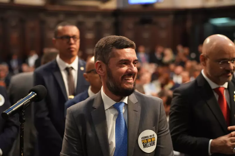 Cláudio Castro deixa governo do RJ e Bacellar assume com olho na sucessão