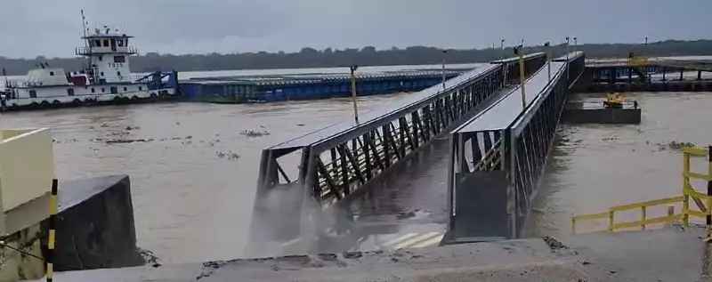 Colisão entre comboio de balsas e embarcações de garimpo causa tumulto no Amazonas