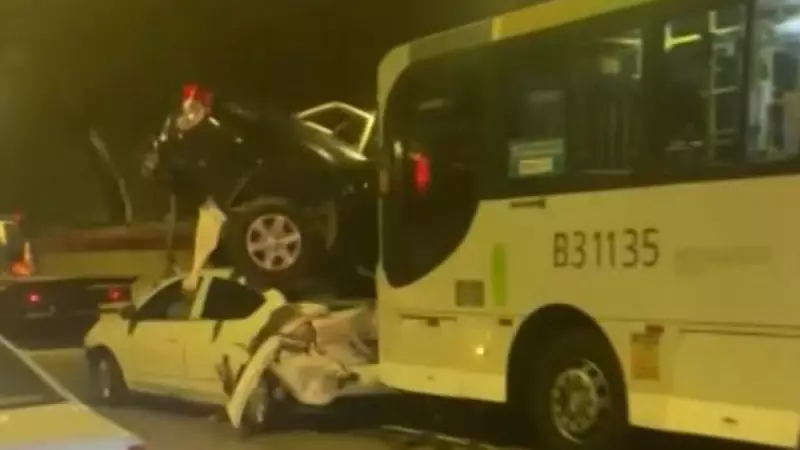 Colisão entre ônibus e carros no Túnel Marcelo Alencar deixa feridos na Zona Portuária do Rio