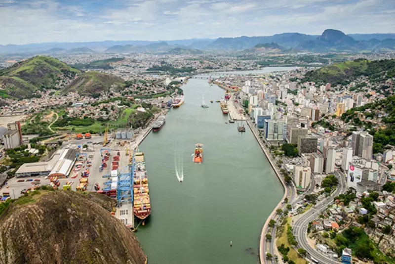 Comércio exterior capixaba dispara: importações crescem 313% e corrente comercial chega a US$ 6,71 bilhões em 2025