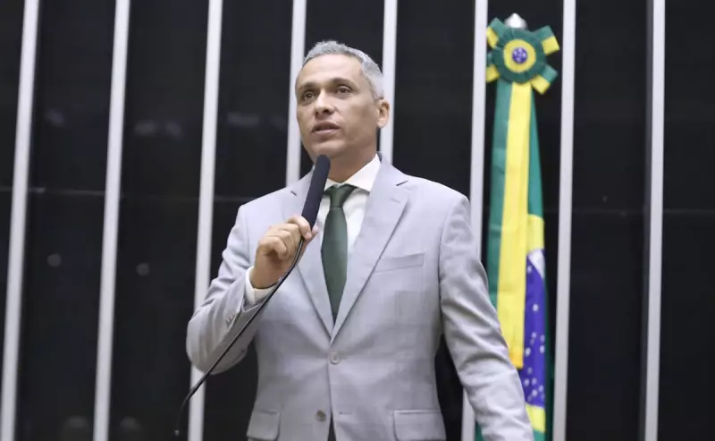 Congresso avança com projeto para limitar bloqueios de contas de políticos em redes sociais