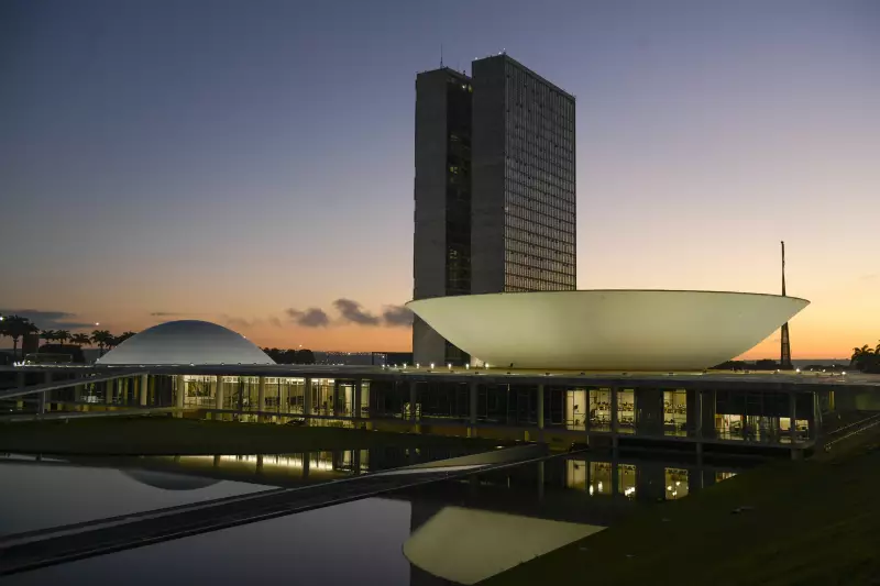 Congresso não derruba decreto presidencial há 25 anos: pressão leva a recuos
