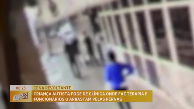 Criança com TEA é arrastada pelas pernas após fugir de clínica em Brasília: vídeo choca