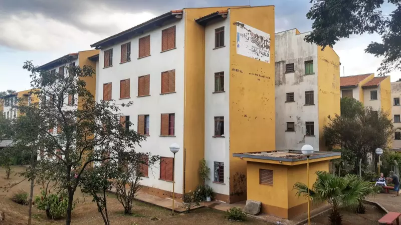 Criança de 3 anos cai do 3º andar de prédio em conjunto habitacional no interior de SP