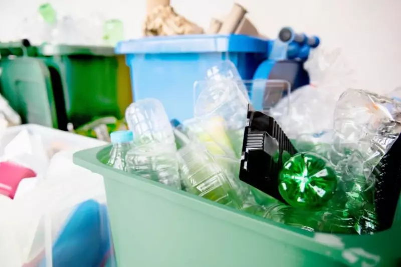 Cubatão (SP) transforma plástico em alimentos e produtos de limpeza: veja como participar!