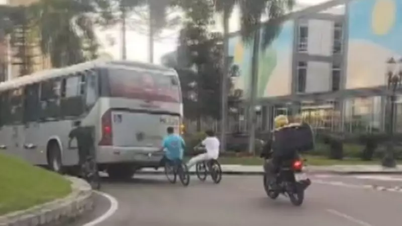 Curitiba multa em R$ 600 quem segurar ônibus pela rabeira – Entenda a nova lei