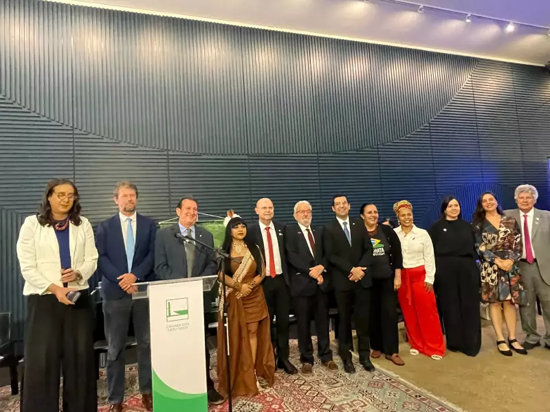 Deputados demonstram apoio a Marina Silva em meio a críticas ao Ministério do Meio Ambiente