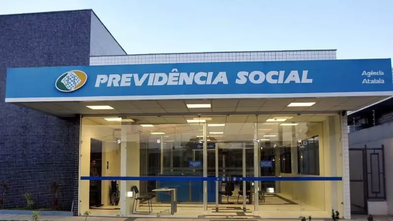 Diretoria do INSS no olho do furacão: Centrão mira fraudes em descontos previdenciários